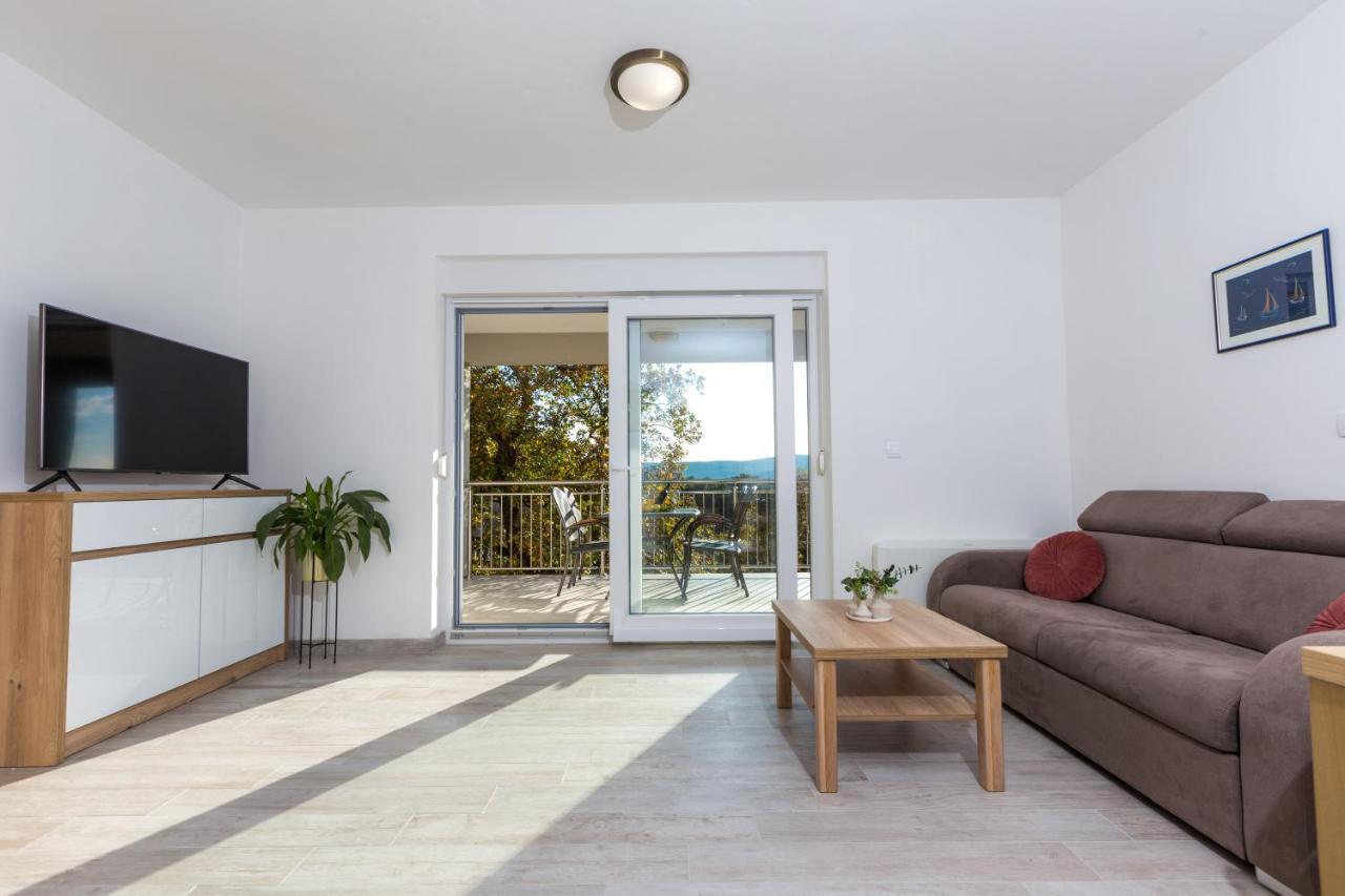 Apartmani Villa Paulo สตารีกราด-ปาเคลนีซา ภายนอก รูปภาพ