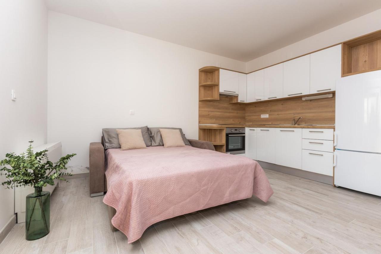 Apartmani Villa Paulo สตารีกราด-ปาเคลนีซา ภายนอก รูปภาพ