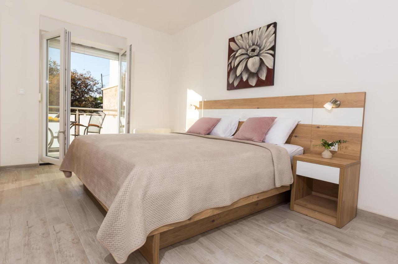 Apartmani Villa Paulo สตารีกราด-ปาเคลนีซา ภายนอก รูปภาพ
