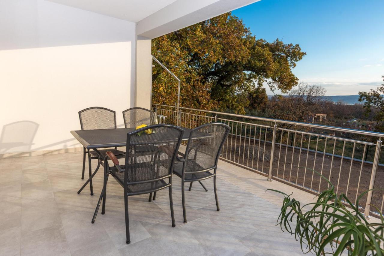 Apartmani Villa Paulo สตารีกราด-ปาเคลนีซา ภายนอก รูปภาพ