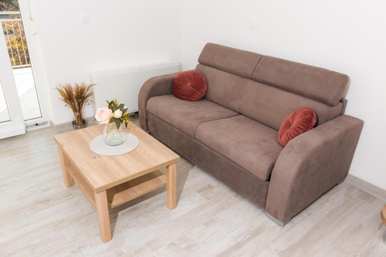 Apartmani Villa Paulo สตารีกราด-ปาเคลนีซา ภายนอก รูปภาพ