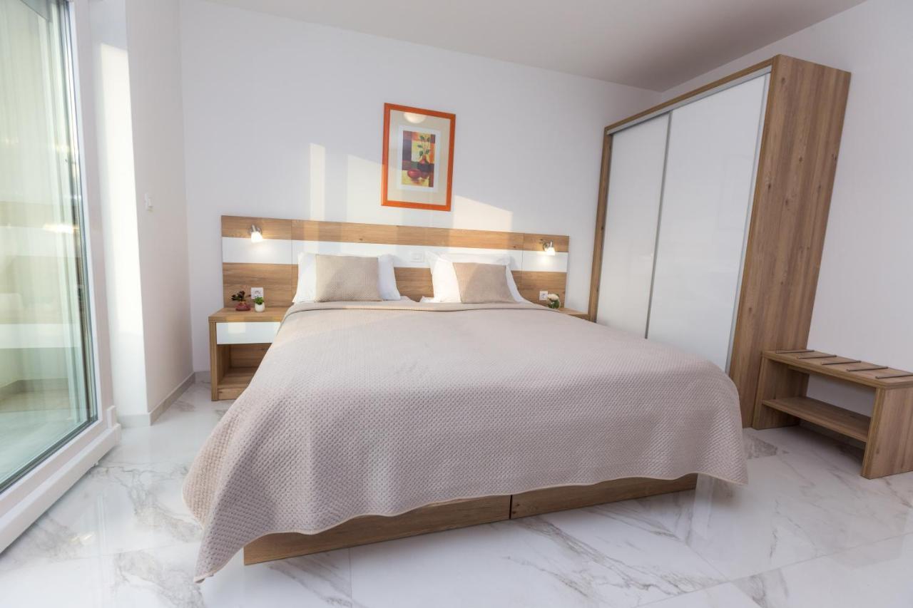 Apartmani Villa Paulo สตารีกราด-ปาเคลนีซา ภายนอก รูปภาพ