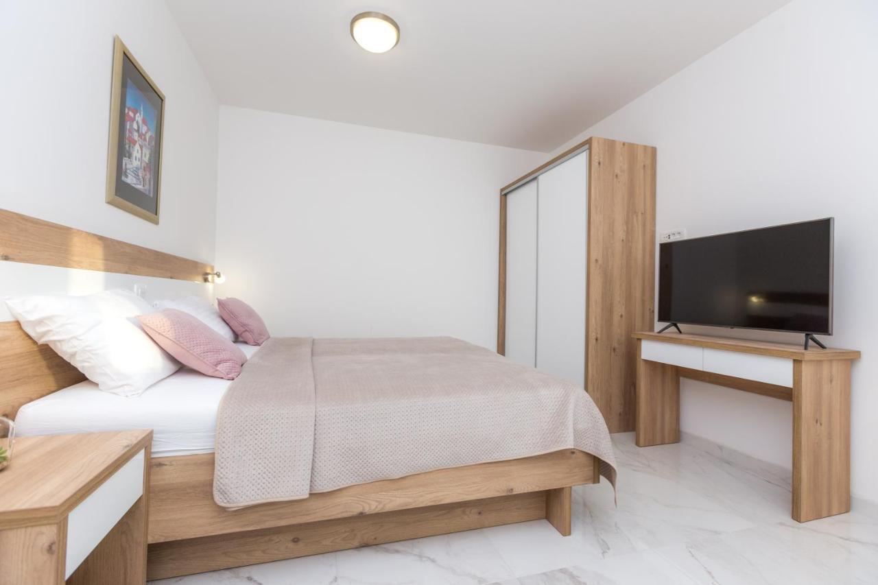 Apartmani Villa Paulo สตารีกราด-ปาเคลนีซา ภายนอก รูปภาพ